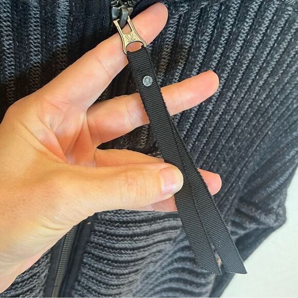 Lululemon Embrace Hoodie Knit Sweater Jacket in Black/Dark Grey size 4 - Picture 6 of 16